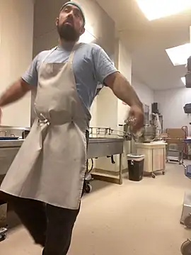 uceybaker online show from April 16, 2:34 am