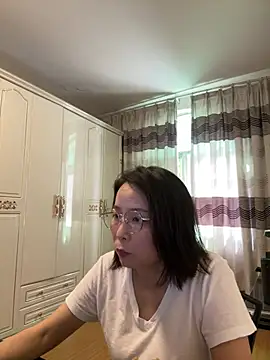 Snapshot of lisha521 chatting on June 4, 1:22 am lisha521 online show from June 4, 1:22 am