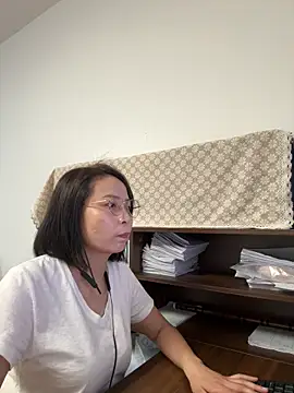 Snapshot of lisha521 chatting on June 10, 1:28 am lisha521 online show from June 10, 1:28 am