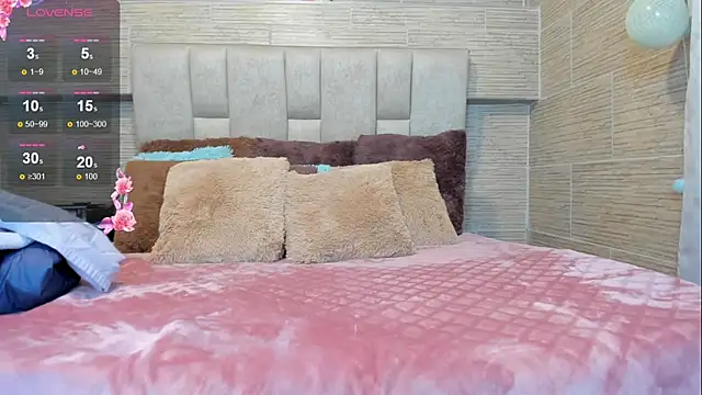 hott mature online show from July 11, 12:08 pm