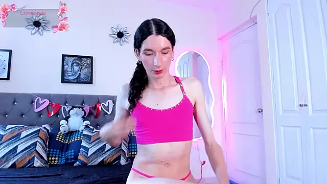 Snapshot of viioleta_queen chatting on July 28, 7:15 pm viioleta queen online show from July 28, 7:15 pm