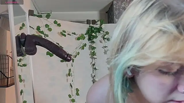 Snapshot of Lina_Wi chatting on June 26, 8:24 pm Lina Wi online show from June 26, 8:24 pm