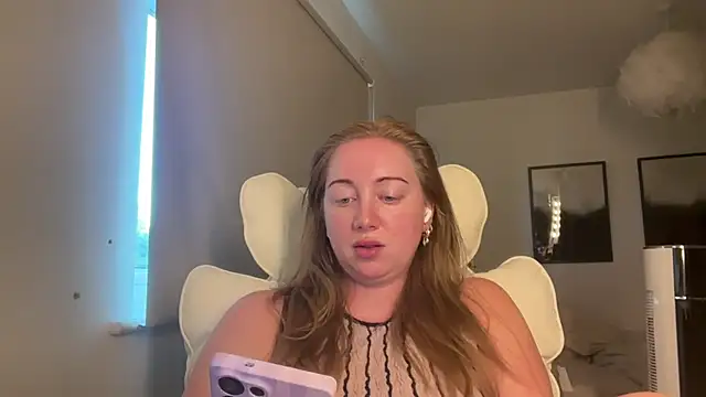 arielsweetieee online show from May 22, 5:18 pm