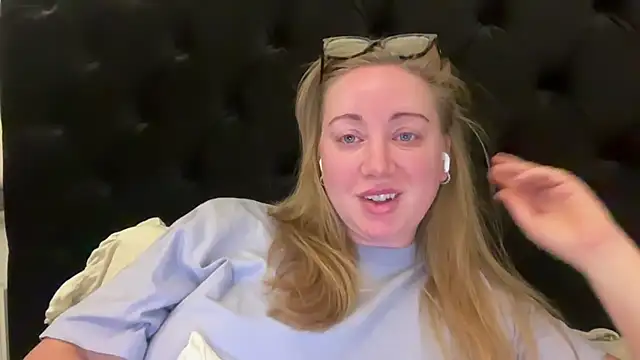 arielsweetieee online show from June 8, 3:40 am