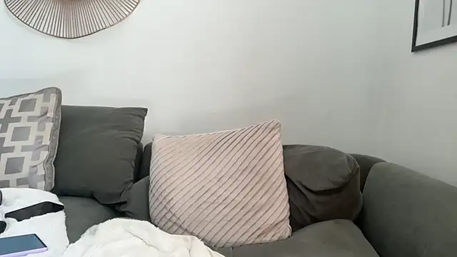 arielsweetieee online show from June 24, 8:46 am