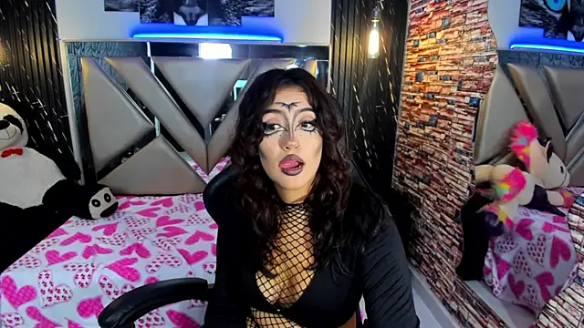 Karim TheRouse online show from April 17, 8:23 pm