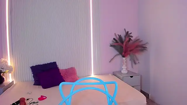 LucyWild8 online show from July 27, 7:32 pm