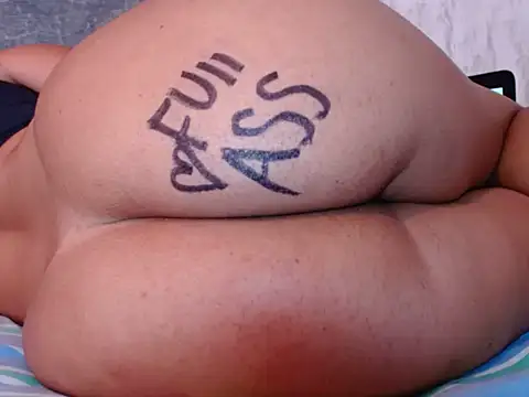 Snapshot of sexy-body22 chatting on June 11, 7:23 pm sexy-body22 online show from June 11, 7:23 pm