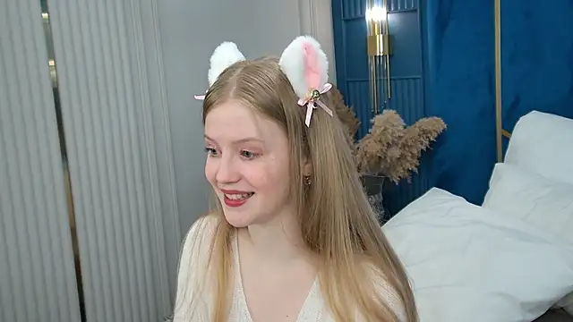 LilianHowards online show from May 9, 10:31 am