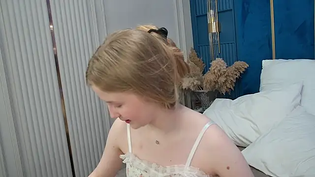 LilianHowards online show from May 20, 9:26 am
