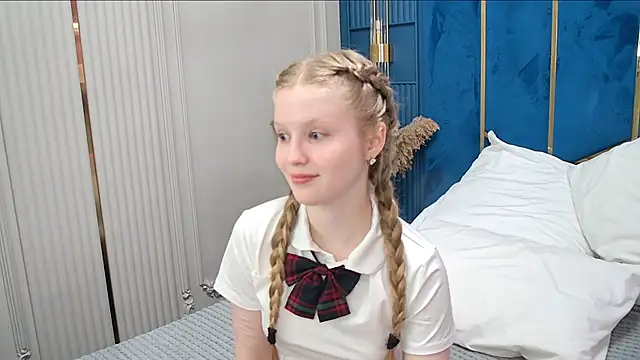 LilianHowards online show from May 31, 9:49 am