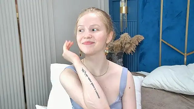 LilianHowards online show from July 28, 11:39 am