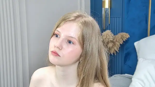 LilianHowards online show from August 4, 10:07 am