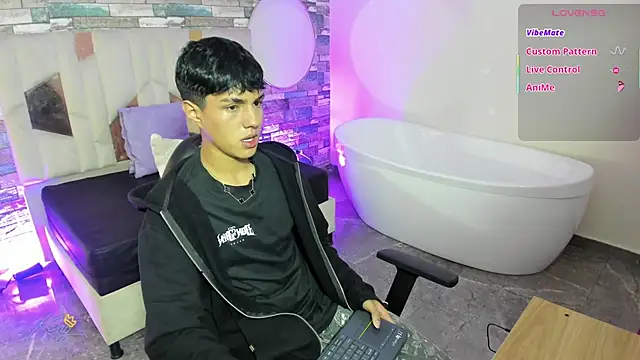 Snapshot of Damian_tay chatting on May 9, 11:37 am Damian tay online show from May 9, 11:37 am