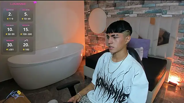 Snapshot of Damian_tay chatting on May 20, 11:38 am Damian tay online show from May 20, 11:38 am