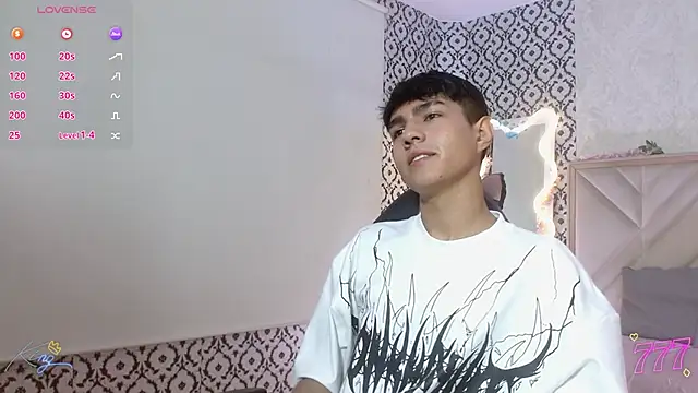 Snapshot of Damian_tay chatting on June 5, 11:38 am Damian tay online show from June 5, 11:38 am