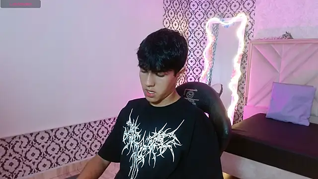 Snapshot of Damian_tay chatting on July 2, 11:38 am Damian tay online show from July 2, 11:38 am