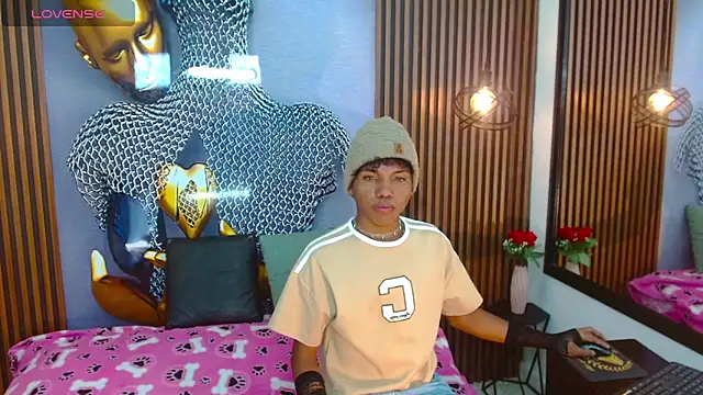 Chris Hott online show from June 14, 7:49 pm