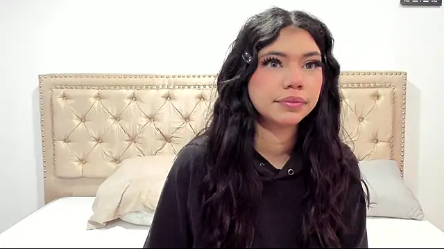 Nathy Pelaez online show from June 6, 11:15 am