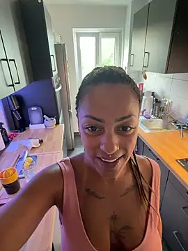 SweetPetiteNoir online show from June 30, 4:57 am