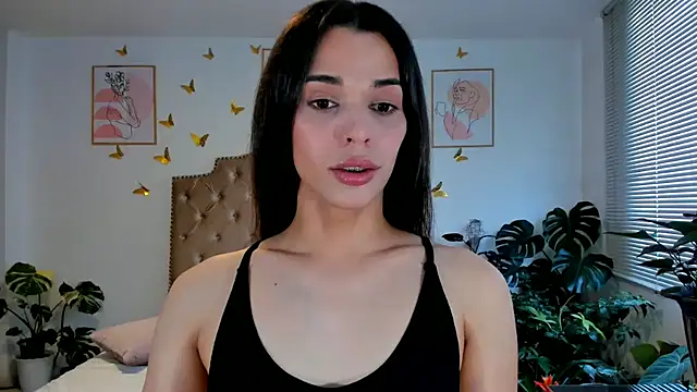 Snapshot of bella_grego chatting on May 8, 5:18 pm bella grego online show from May 8, 5:18 pm
