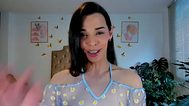 Snapshot of bella_grego chatting on June 11, 8:07 pm bella grego online show from June 11, 8:07 pm