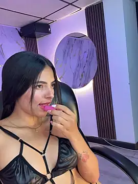 Hannawells  online show from April 23, 8:55 pm