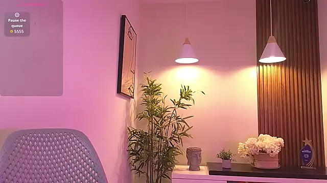 Cherry Vixen  online show from May 15, 1:29 pm