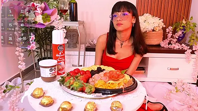 Cherry Vixen  online show from July 18, 7:17 pm