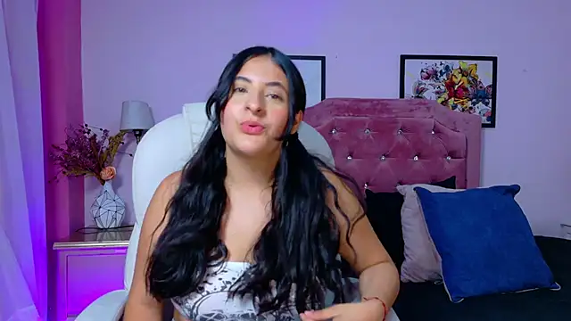 Snapshot of Maggiee_1 chatting on April 22, 7:26 pm Maggiee 1 online show from April 22, 7:26 pm