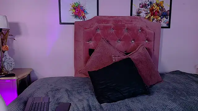 Snapshot of Maggiee_1 chatting on May 29, 7:23 pm Maggiee 1 online show from May 29, 7:23 pm