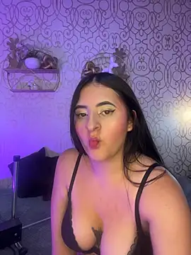Snapshot of Maggiee_1 chatting on June 10, 7:57 pm Maggiee 1 online show from June 10, 7:57 pm