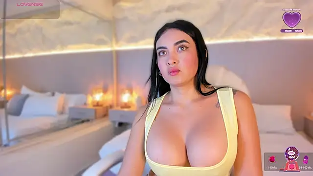 SofiaThonsonn online show from June 9, 8:09 pm