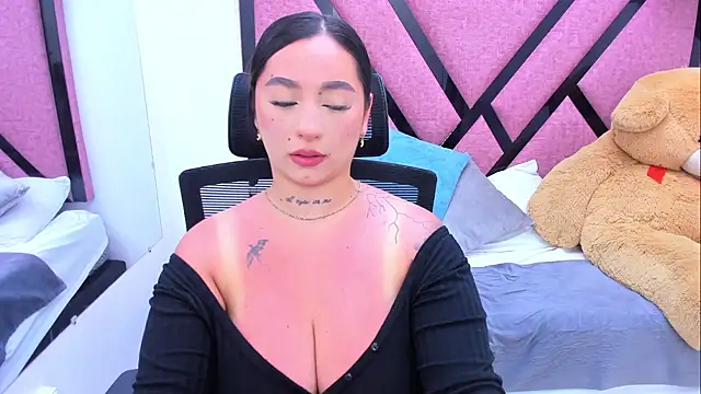 MiaaCastroo online show from May 19, 2:40 am
