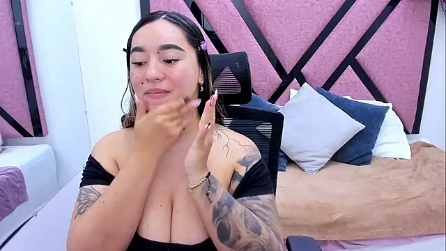 MiaaCastroo online show from July 31, 5:12 pm
