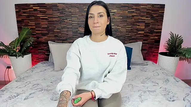 valkiriia   online show from July 6, 5:26 am
