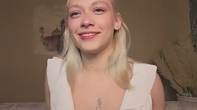 Snapshot of KaraLiin chatting on May 20, 4:24 pm KaraLiin online show from May 20, 4:24 pm