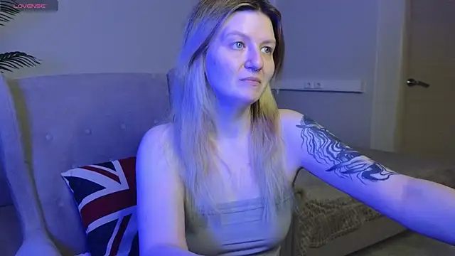 TonyaMeow online show from June 15, 1:19 am