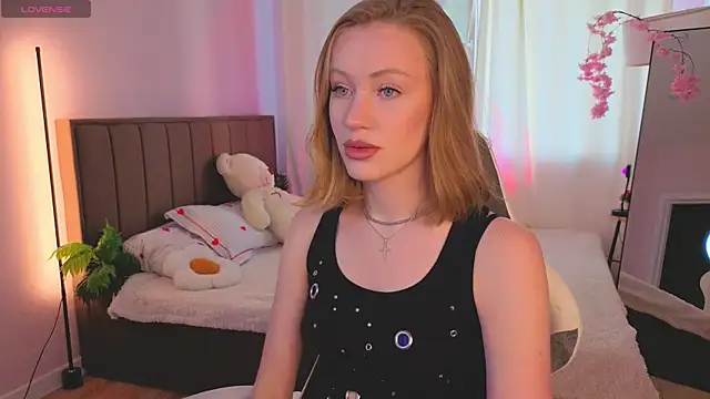 EvaHamilton online show from July 13, 12:24 am