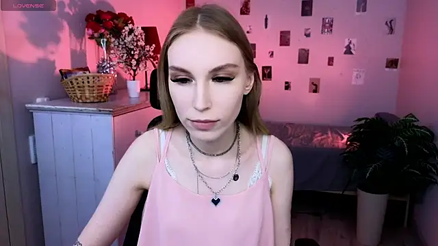 MilaDuales online show from April 28, 5:01 am