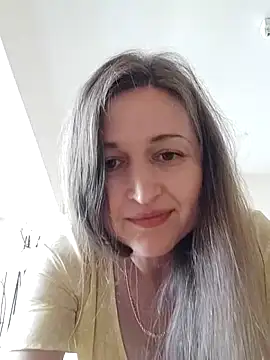 irresistibelle online show from April 20, 12:52 pm