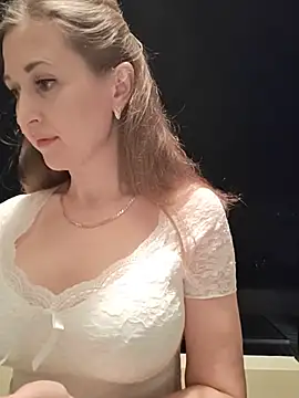 irresistibelle online show from July 15, 7:30 pm