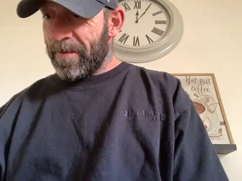 Snapshot of justthat_guy chatting on May 18, 11:05 am justthat guy online show from May 18, 11:05 am