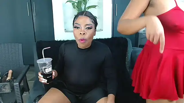 SweetHotLips102 online show from July 7, 7:23 am