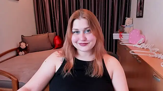 NoraLiin online show from April 28, 7:08 pm