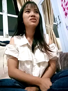 LucyBri01 online show from April 18, 8:53 pm