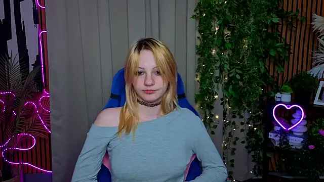 EmilyRods online show from April 22, 12:07 pm