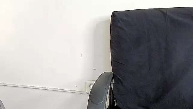 lolabunnysc online show from June 12, 12:15 pm