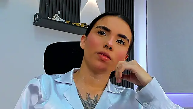 isabella hv online show from July 27, 7:10 pm