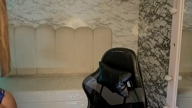 Steffany v online show from April 22, 9:27 pm